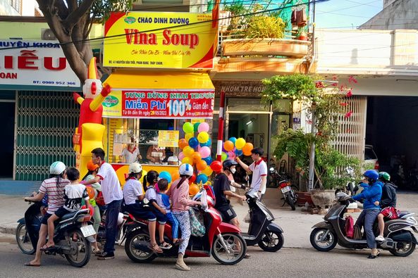 Mừng khai trương cửa hàng VinaSoup Nguyễn Văn Trỗi - Phan Rang