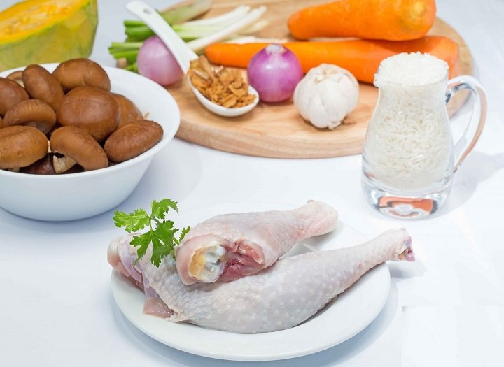 Cách nấu cháo gà nấm đông cô cho bé ăn dặm thơm ngon bổ dưỡng